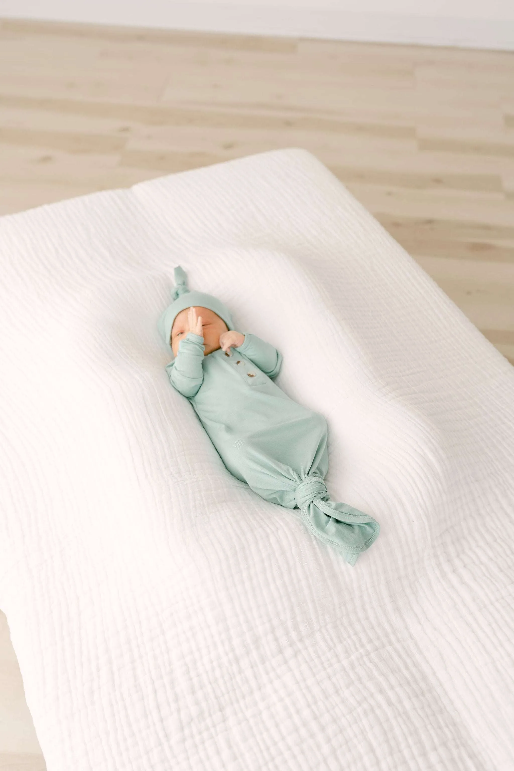 Emerson Knotted Baby Gown Set | Mint