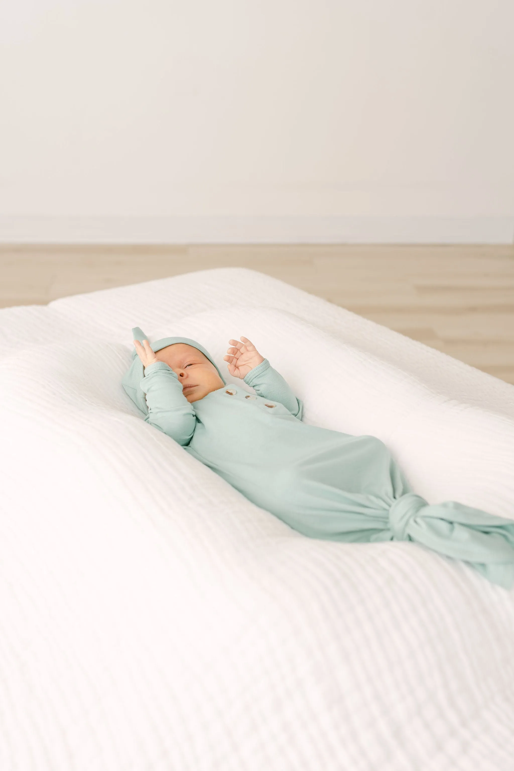 Emerson Knotted Baby Gown Set | Mint